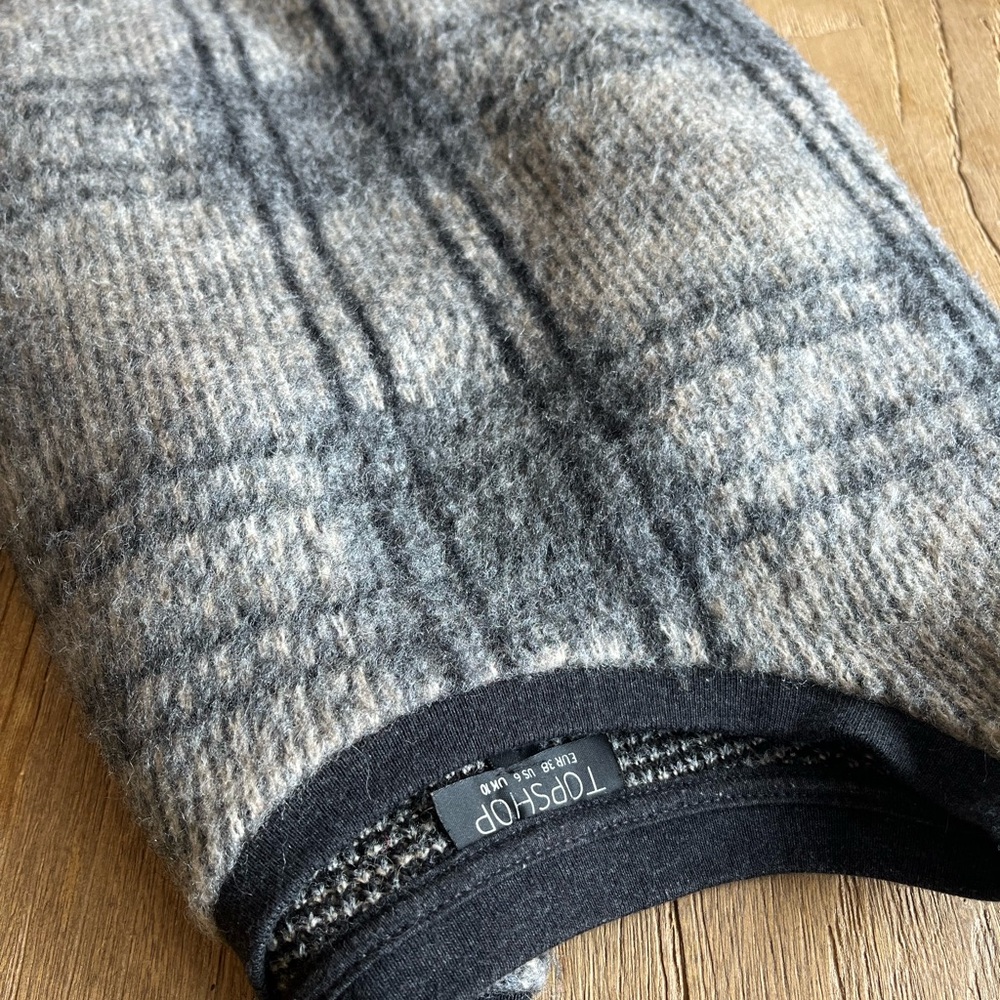 TopShop y2k Gray Plaid Knit Sweater, Size US6 - Picture 4 of 9